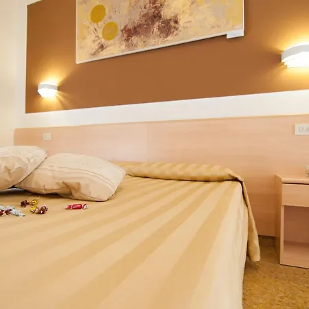 Hotel Centro Vacanze Opera Nascimbeni 2*