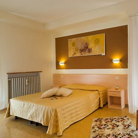 Hotel Centro Vacanze Opera Nascimbeni