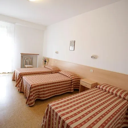 Centro Vacanze Opera Nascimbeni 2*