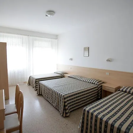 Centro Vacanze Opera Nascimbeni فندق