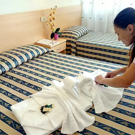 Centro Vacanze Opera Nascimbeni Hotell 2*