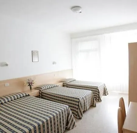 Hotel Centro Vacanze Opera Nascimbeni 2*