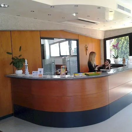 Centro Vacanze Opera Nascimbeni Hotel
