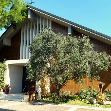 Centro Vacanze Opera Nascimbeni Hotell 2*